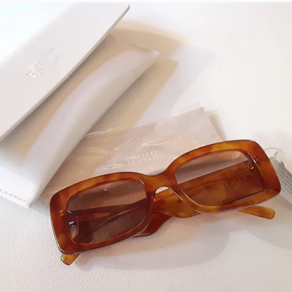 BANBE THE GIGI HONEY TORTE - CARAMEL SUNGLASSES OS - Picture 10 of 10